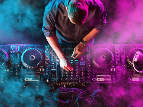 Electronic music .